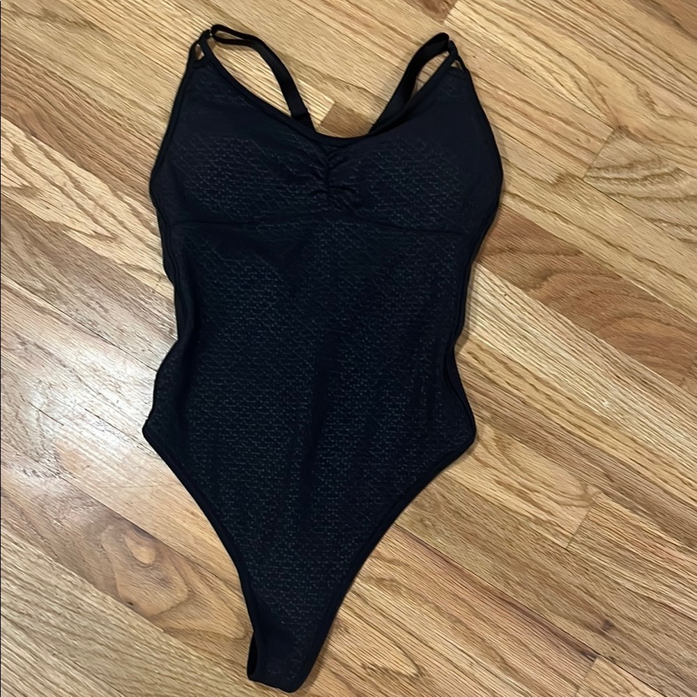 Lululemon size 2 bodysuit